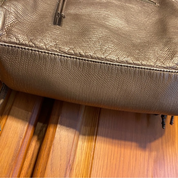 Bueno bronze metallic handbag with 10 pockets & 9 zippers & 8 long zipper pulls - Picture 15 of 16